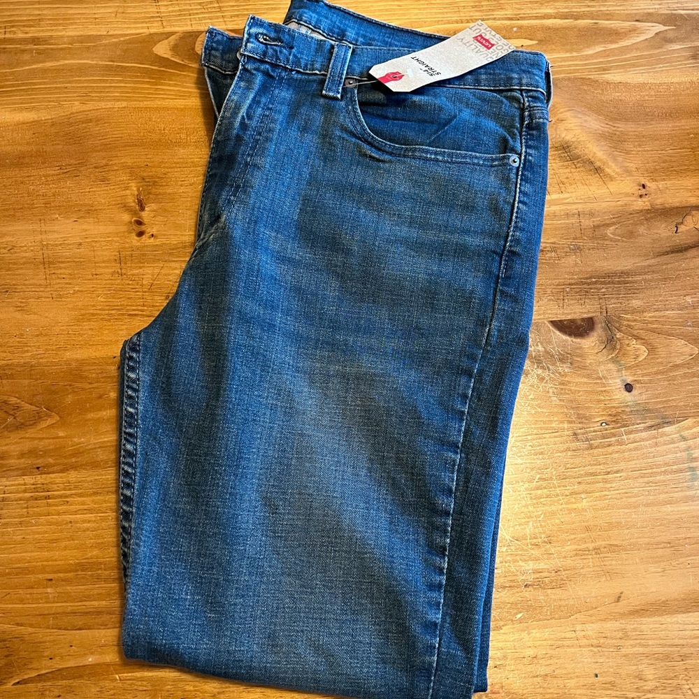 Mens Levi’s 514 jeans. Straight